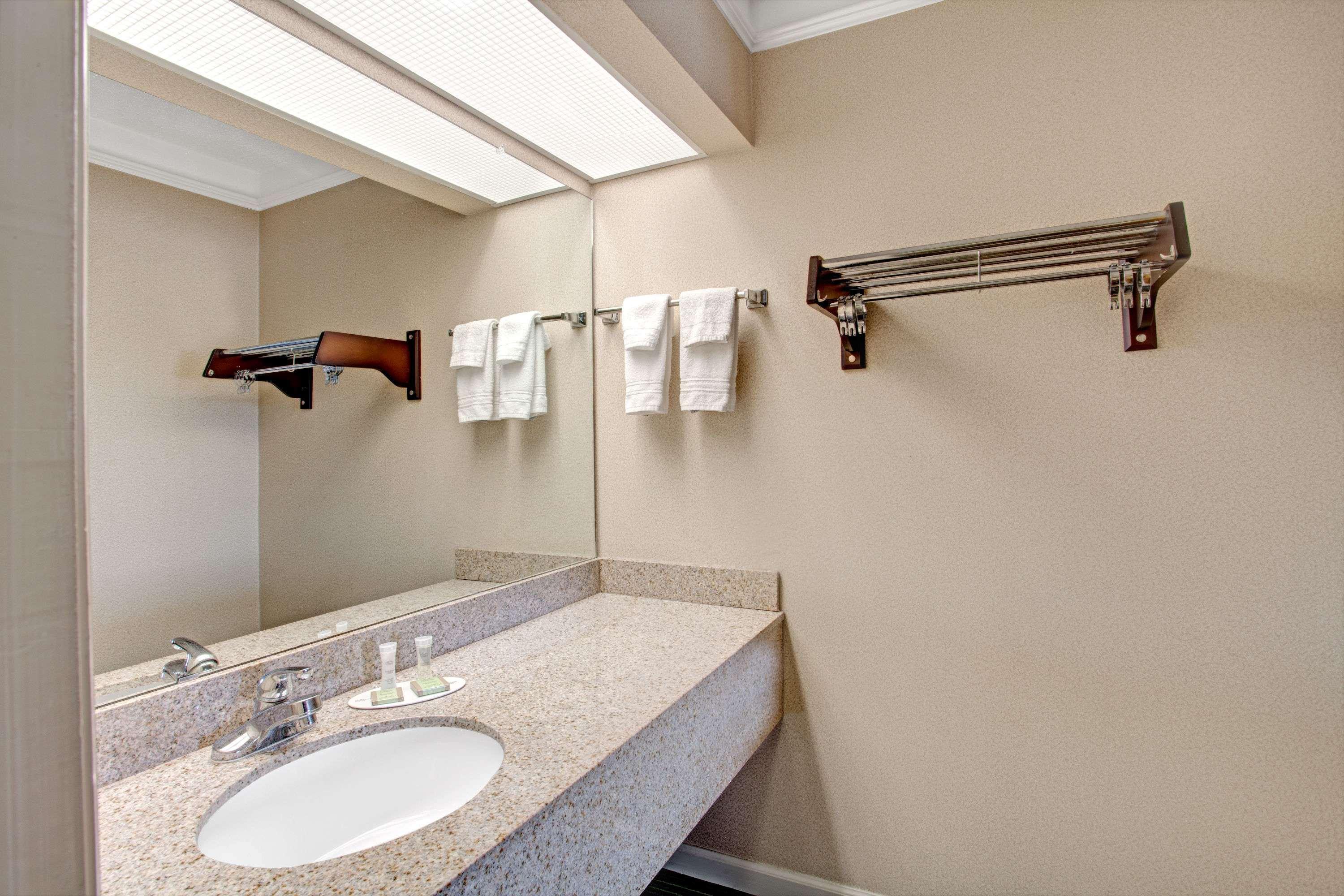 ซูเปอร์ 8 บาย วินด์แฮม น็อกซ์วิลล์ อีสต์ Hotel ภายนอก รูปภาพ