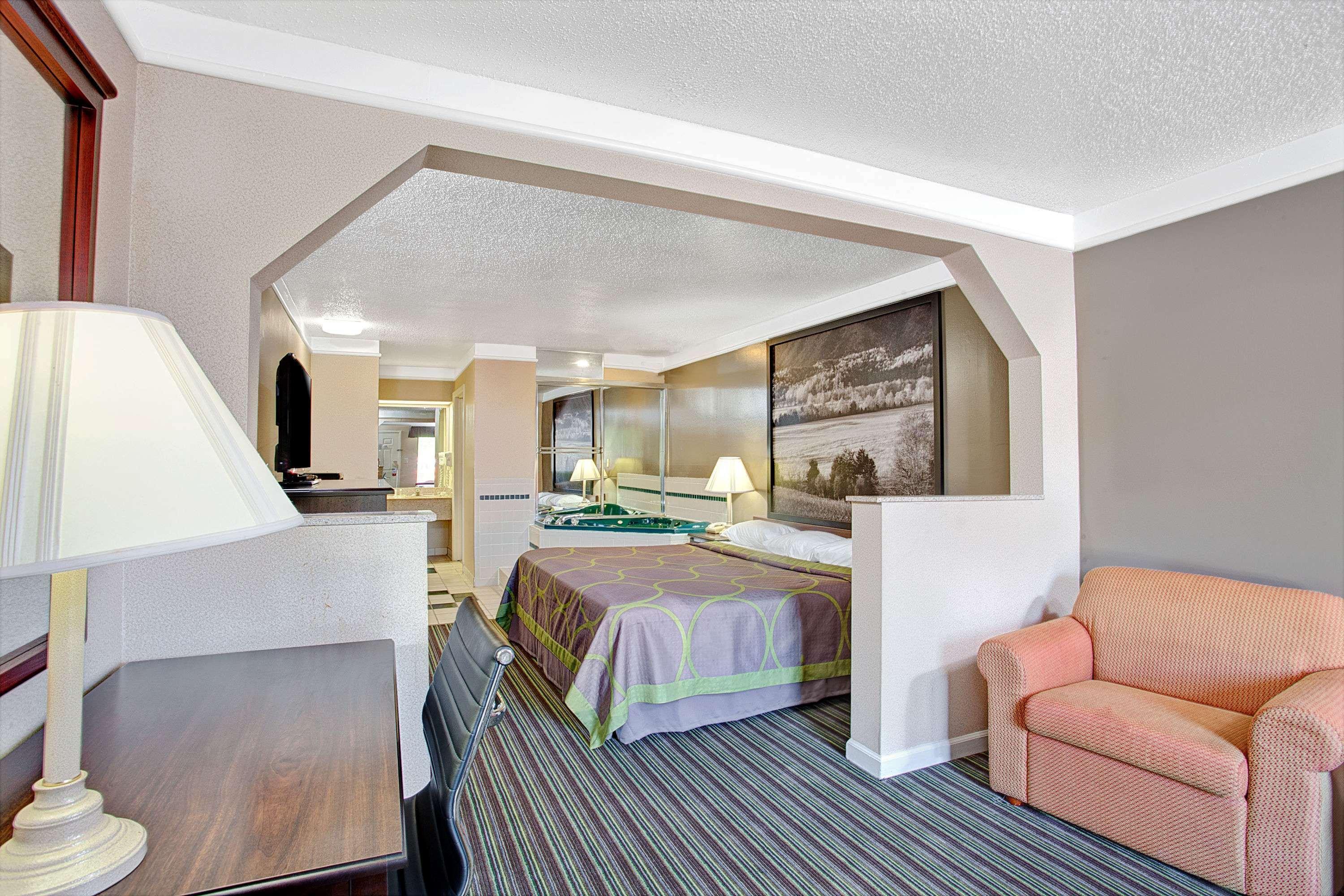 ซูเปอร์ 8 บาย วินด์แฮม น็อกซ์วิลล์ อีสต์ Hotel ภายนอก รูปภาพ